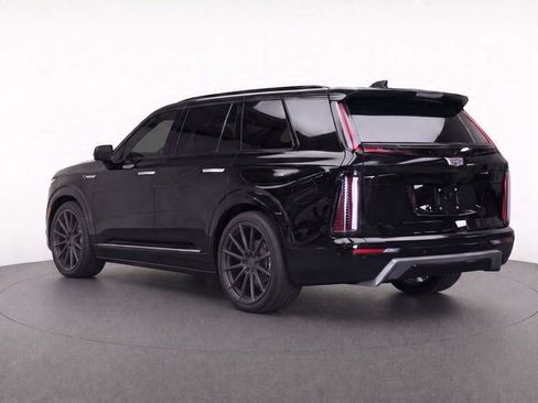 Used 2026 Cadillac Vistiq Luxury AWD/4WD image 5