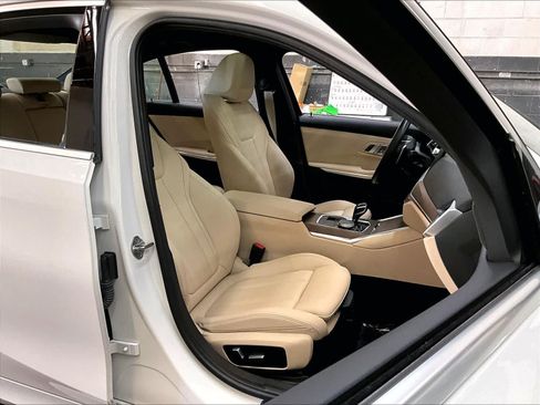 Used 2021 BMW 330i Sedan w/ Premium Package RWD image 10