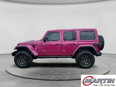 Used 2024 Jeep Wrangler Unlimited Rubicon AWD/4WD image 8