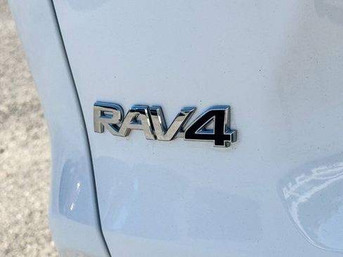 Used 2021 Toyota RAV4 XLE w/ Convenience Package AWD/4WD image 14