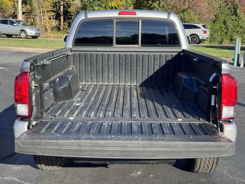 Used 2017 Toyota Tacoma SR image 35