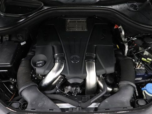 Used 2016 Mercedes-Benz GL 550 4MATIC image 28