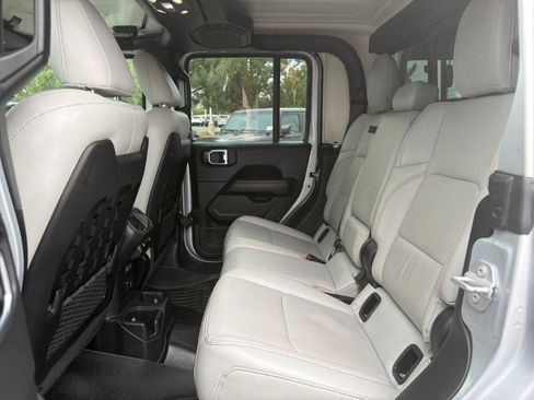 Used 2023 Jeep Gladiator Mojave w/ Cold Weather Group AWD/4WD image 20