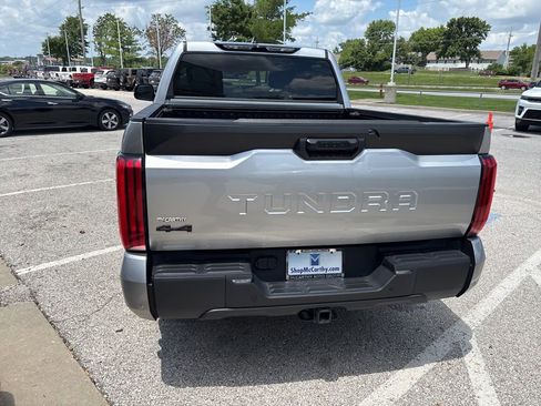 Used 2022 Toyota Tundra SR5 w/ SR5 Convenience Package AWD/4WD image 22