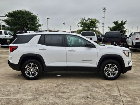 Used 2026 GMC Terrain Elevation FWD image 2