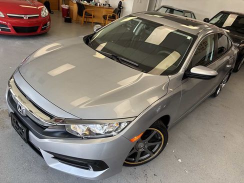 Used 2016 Honda Civic EX image 10