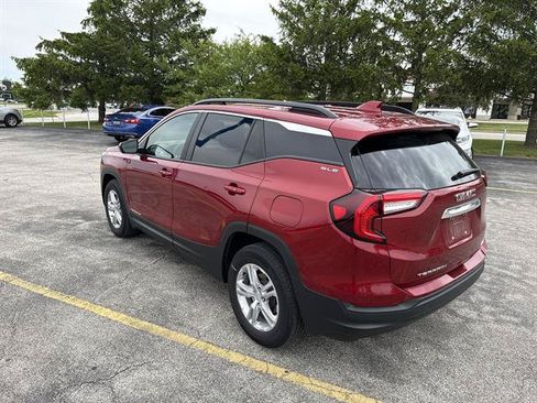 Used 2023 GMC Terrain SLE w/ Driver Convenience Package FWD image 16