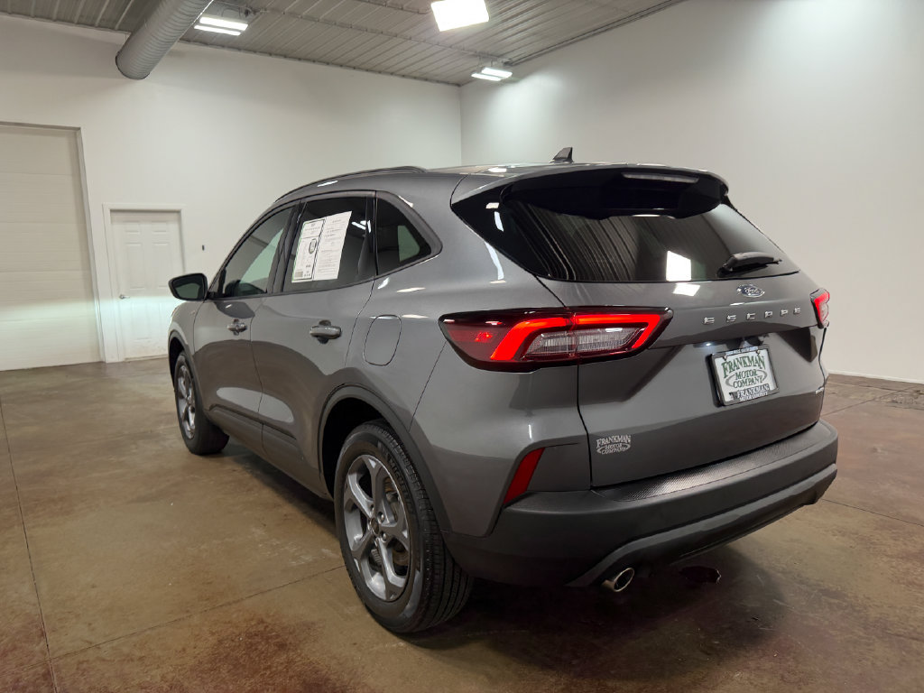 Used 2025 Ford Escape ST-Line Select AWD/4WD image 35
