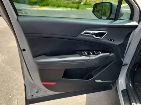 Used 2023 Kia Sportage SX FWD image 11