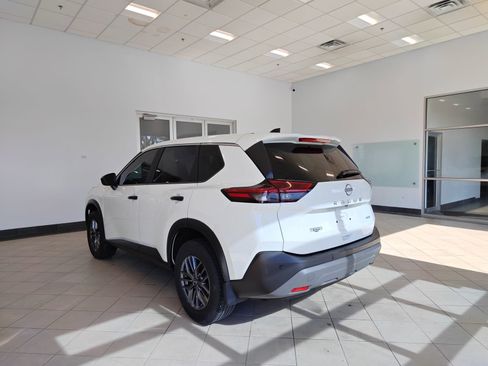 Used 2023 Nissan Rogue S AWD/4WD image 5