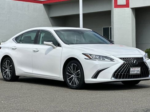 Certified 2025 Lexus ES 300h w/ Premium Package FWD image 5