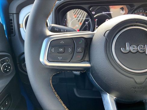 Certified 2025 Jeep Wrangler Sahara image 21