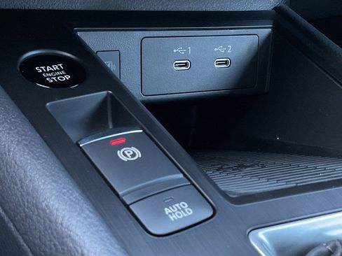 New 2026 Nissan Kicks SV image 32