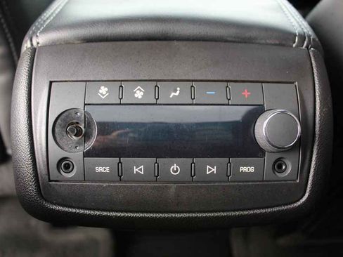 Used 2017 Chevrolet Traverse LT image 33