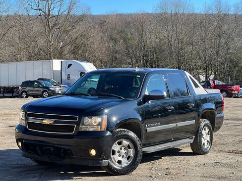 Used 2007 Chevrolet Avalanche LT w/ LT Preferred Equipment Group AWD/4WD image 2