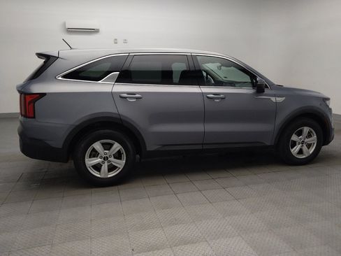 Used 2023 Kia Sorento LX FWD image 10