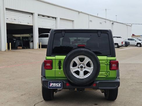 Used 2018 Jeep Wrangler Unlimited Sport S AWD/4WD image 6