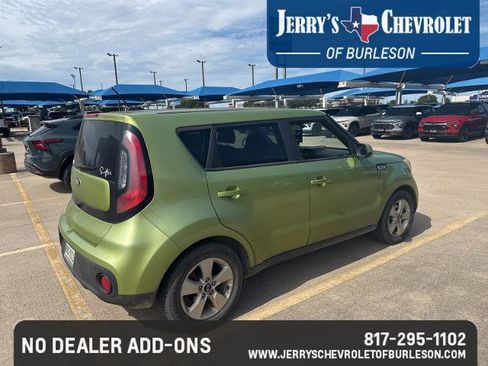 Used 2018 Kia Soul w/ Convenience Package FWD image 5