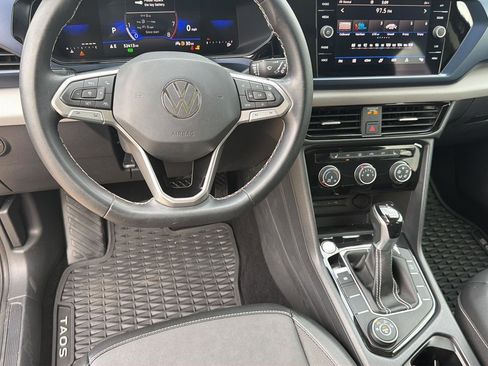 Used 2023 Volkswagen Taos SE AWD/4WD image 6