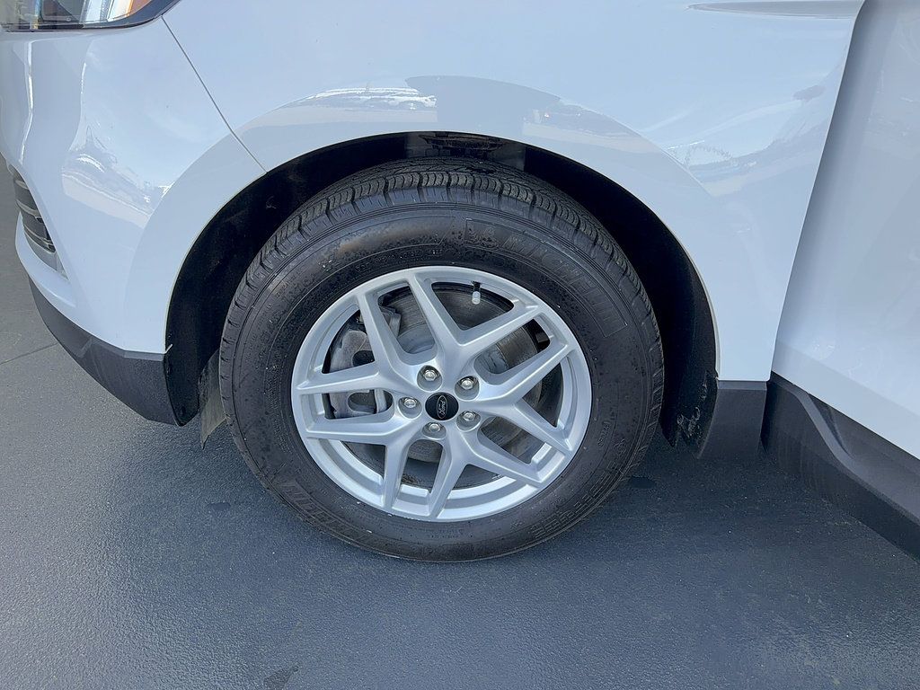 Certified 2024 Ford Edge SEL w/ Convenience Package AWD/4WD image 33