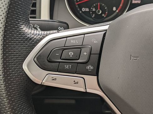 Used 2021 Volkswagen Atlas Cross Sport SE w/ Panoramic Sunroof Package image 22