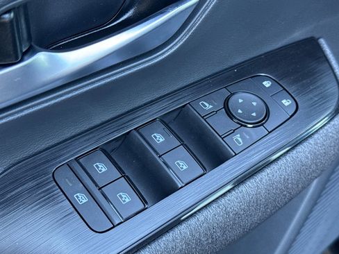 New 2026 Nissan Kicks SV image 13