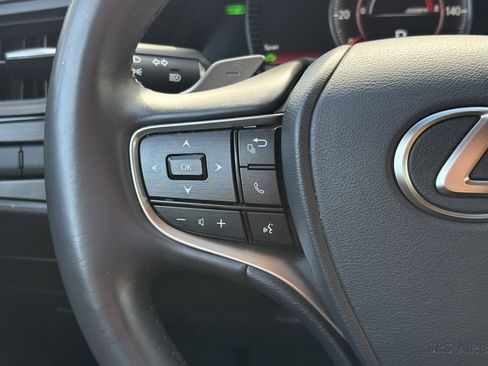 Used 2024 Lexus ES 300h w/ Premium Package FWD image 16