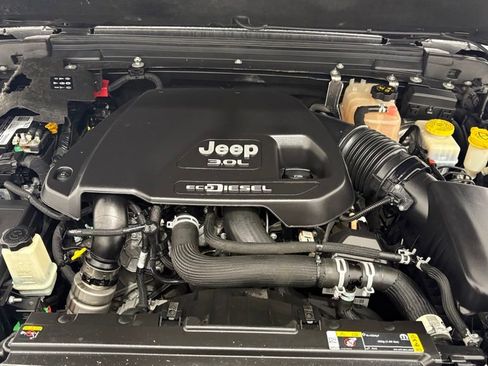 Used 2022 Jeep Wrangler Unlimited Sport AWD/4WD image 10