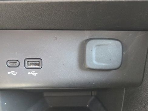 Used 2025 Buick Encore GX Sport Touring image 18