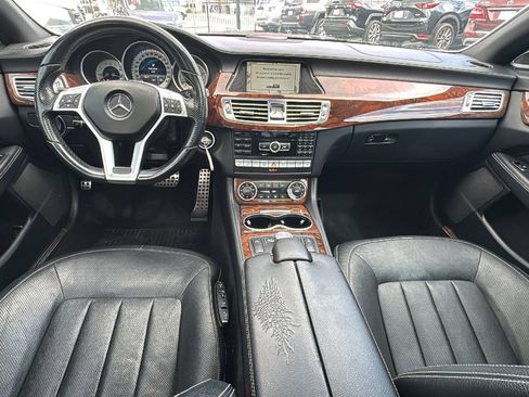 Used 2014 Mercedes-Benz CLS 550 4MATIC w/ Premium 1 Package image 21