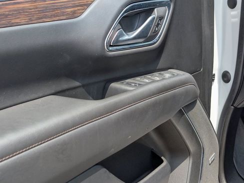 Used 2022 Chevrolet Tahoe High Country AWD/4WD image 16