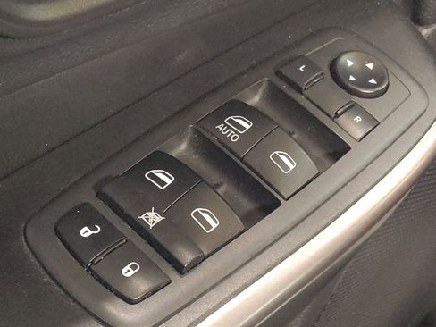 Used 2020 Jeep Cherokee Latitude image 27