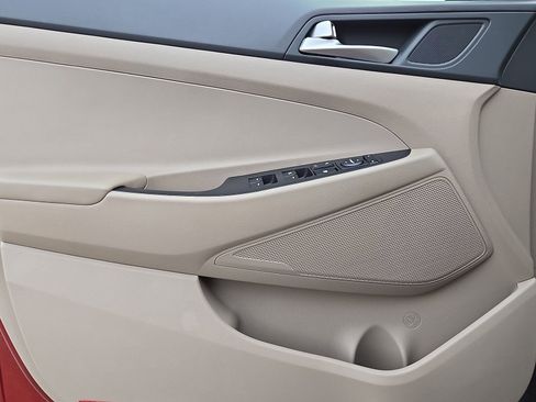 Used 2019 Hyundai Tucson SEL image 16