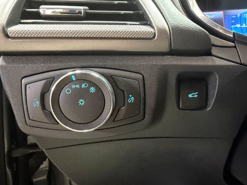 Used 2020 Ford Fusion SE FWD image 14