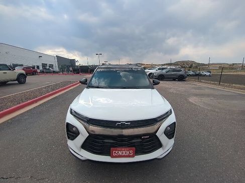 Used 2021 Chevrolet TrailBlazer RS w/ Convenience Package AWD/4WD image 2
