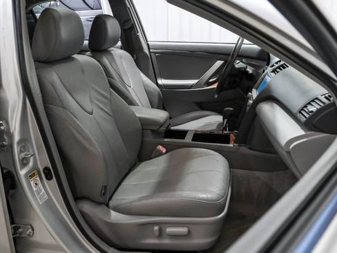 Used 2010 Toyota Camry XLE FWD image 36