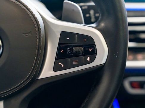 Used 2022 BMW X7 M50i w/ Cold Weather Package image 16