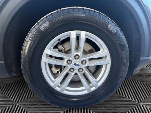 Used 2022 Ford Explorer XLT w/ Equipment Group 202A image 14