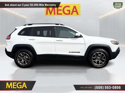 Used 2020 Jeep Cherokee Latitude w/ Quick Order Package 26F North AWD/4WD image 5