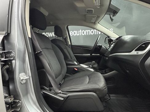 Used 2016 Dodge Journey SXT w/ Comfort/Convenience Group FWD image 31