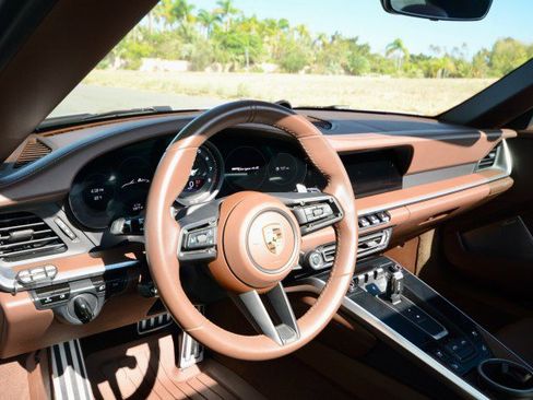 Used 2021 Porsche 911 AWD/4WD image 18