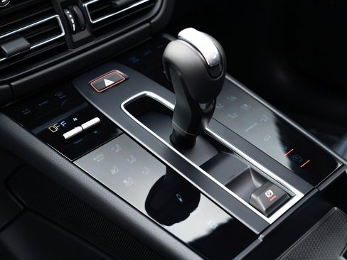 Certified 2026 Porsche Macan S AWD/4WD image 28