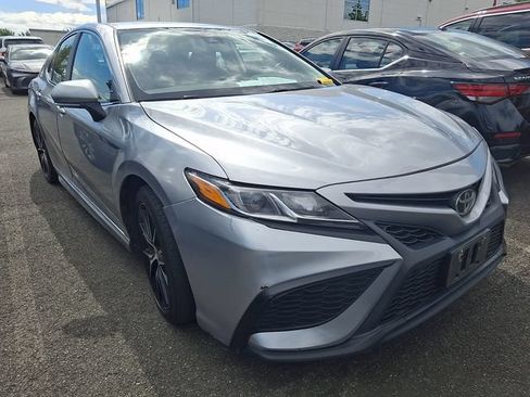 Used 2024 Toyota Camry SE FWD image 2