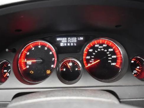 Used 2010 GMC Acadia SLE FWD image 26