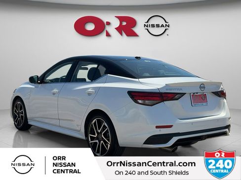 Certified 2025 Nissan Sentra SR FWD image 7