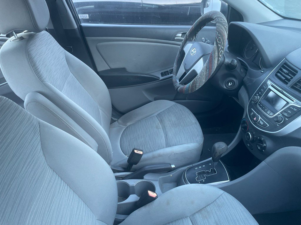 Used 2015 Hyundai Accent GLS FWD image 8