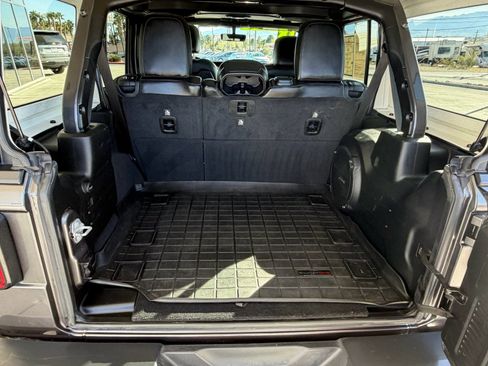 Used 2018 Jeep Wrangler Unlimited Rubicon image 23