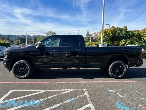 New 2026 RAM 3500 Big Horn AWD/4WD image 4
