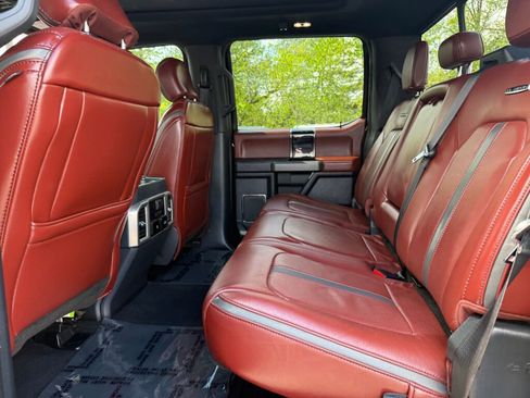 Used 2022 Ford F450 Platinum w/ FX4 Off-Road Package image 26