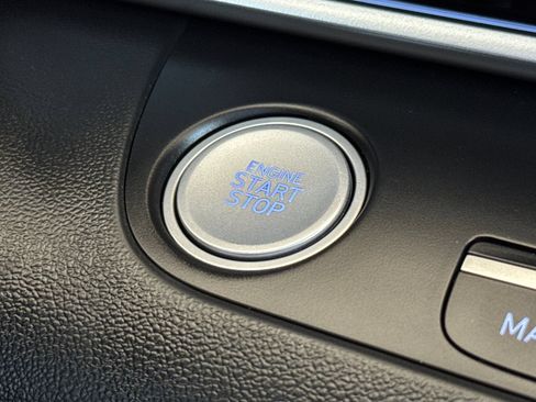 Used 2025 Hyundai Elantra SEL FWD image 23